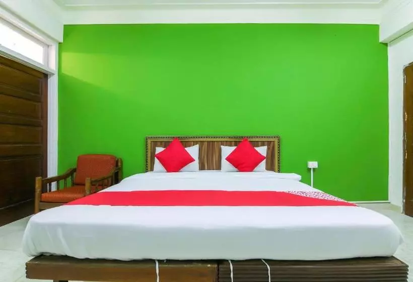 هتل Oyo 68034 Roshan Villa