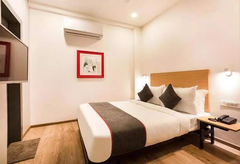 ホテル Townhouse Pipliyahana Square