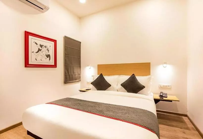 ホテル Townhouse Pipliyahana Square
