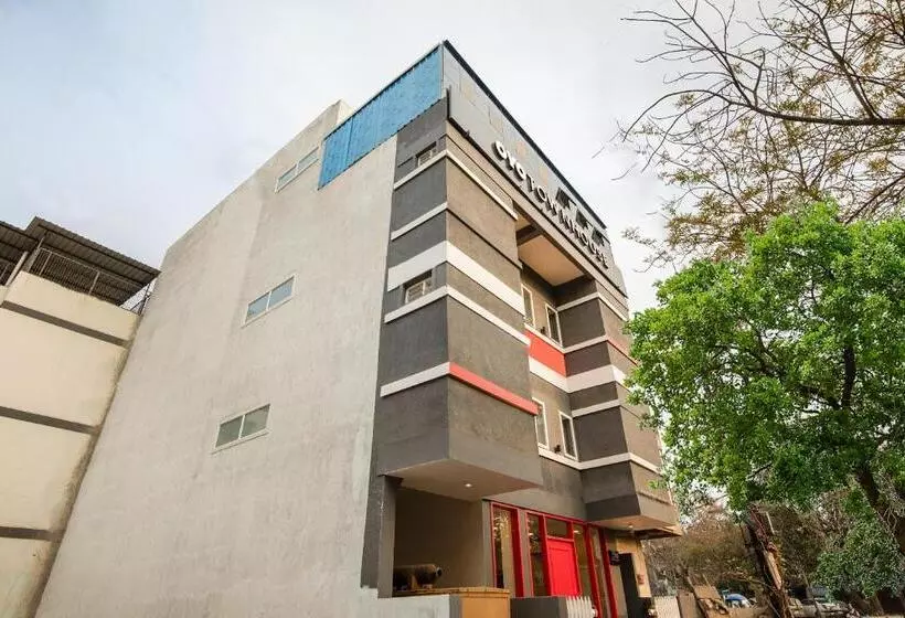 ホテル Townhouse Pipliyahana Square