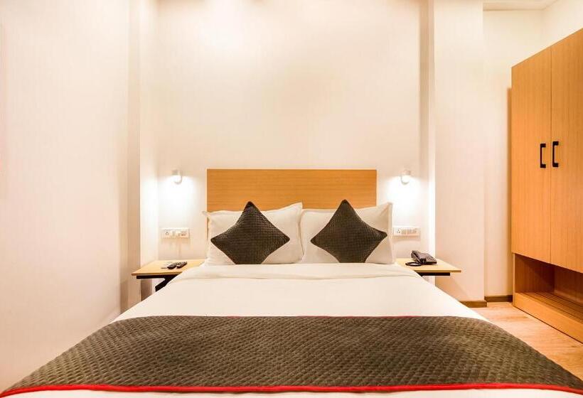 Hotel Townhouse Pipliyahana Square