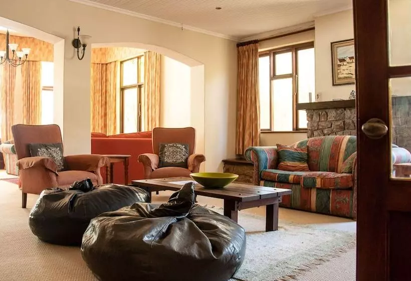 ユースホステル Riverfront Homestay