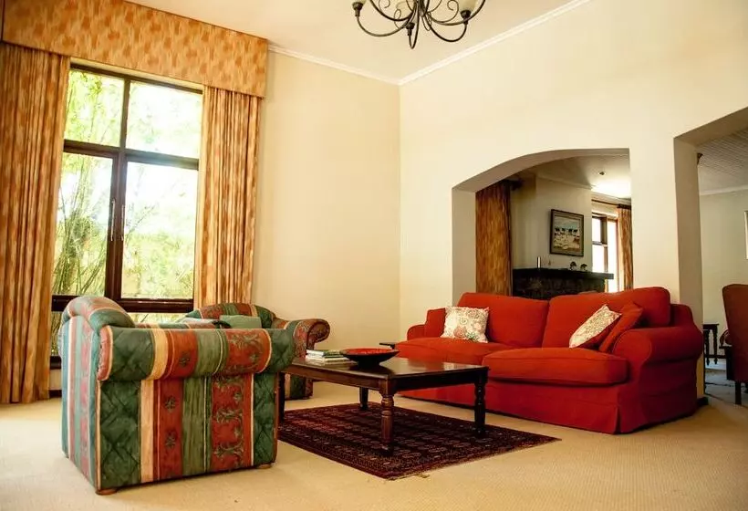 ユースホステル Riverfront Homestay