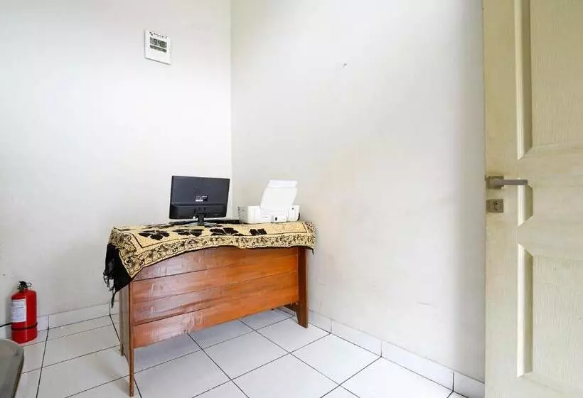 ホテル Oyo 2874 Berlian Residence