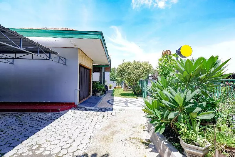 Hotelli Spot On 2821 Griya Kawula Syariah