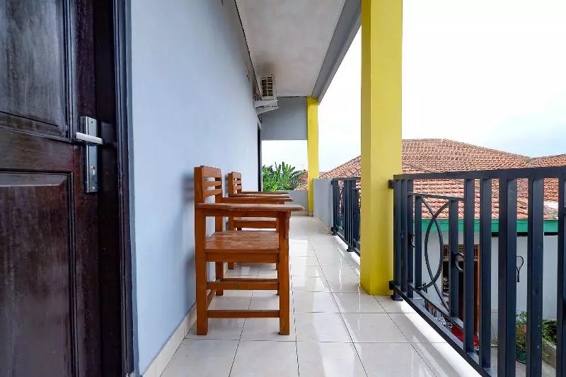 Hotelli Spot On 2821 Griya Kawula Syariah