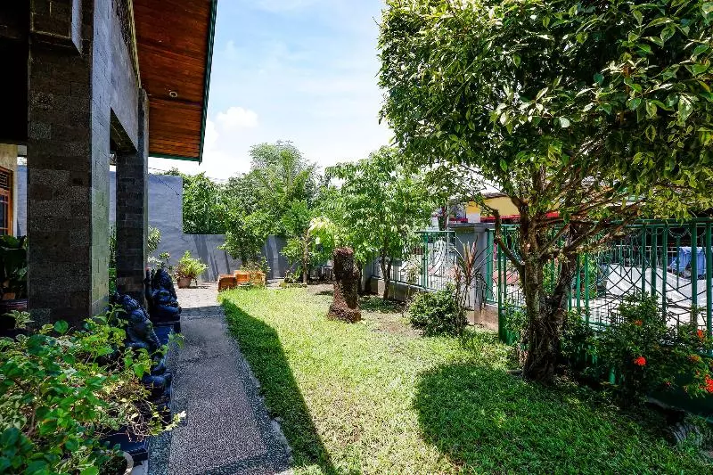 Hotelli Spot On 2821 Griya Kawula Syariah