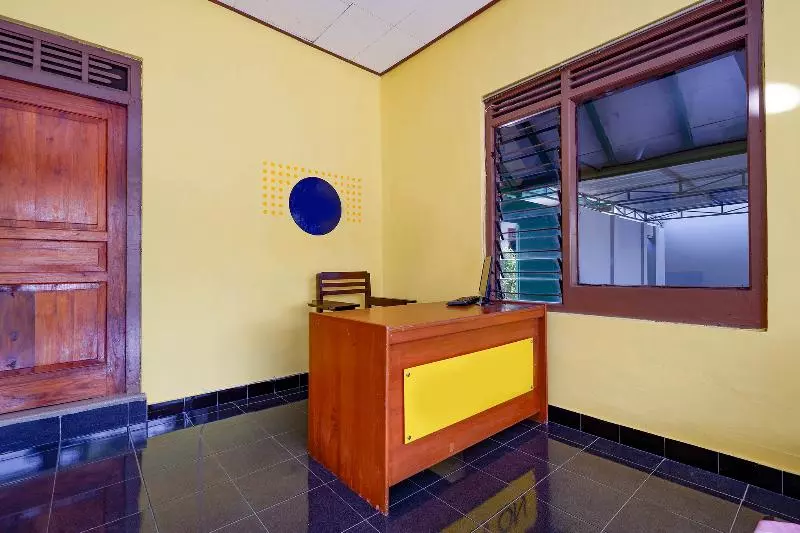 Hotelli Spot On 2821 Griya Kawula Syariah