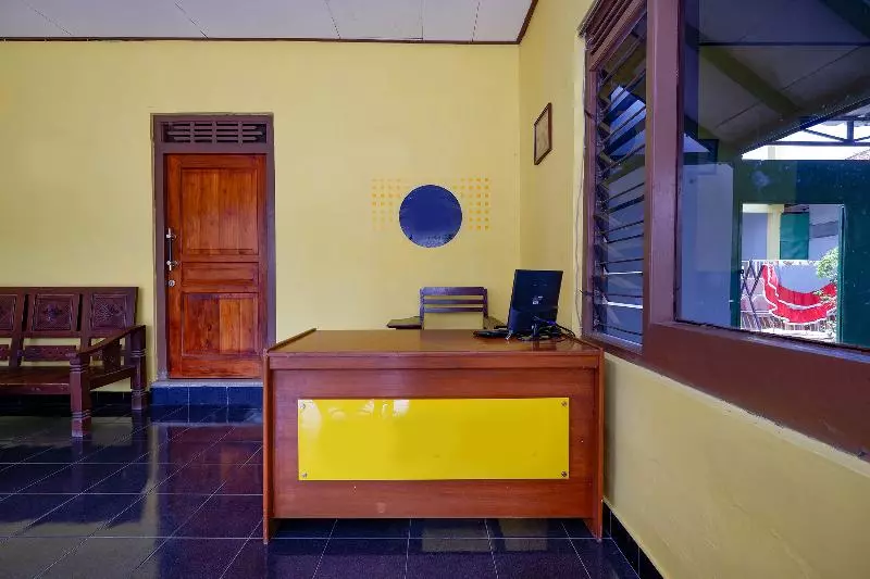 Hotelli Spot On 2821 Griya Kawula Syariah