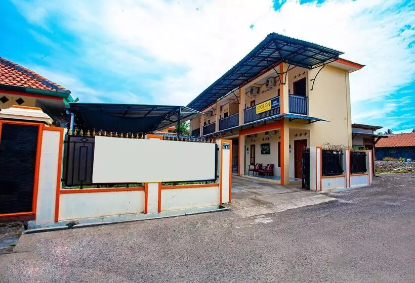 Hotelli Spot On 2875 Kost Pandawa Syariah