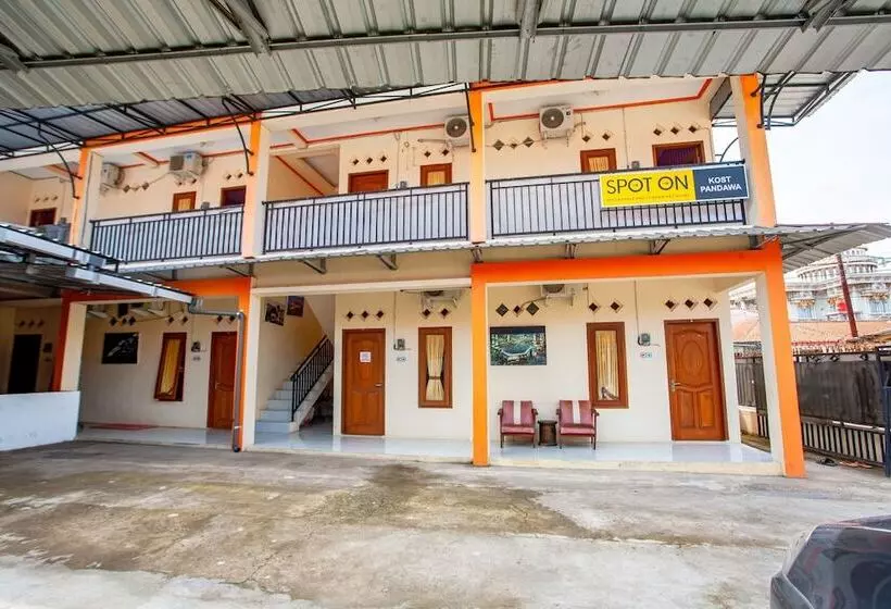 Hotelli Spot On 2875 Kost Pandawa Syariah