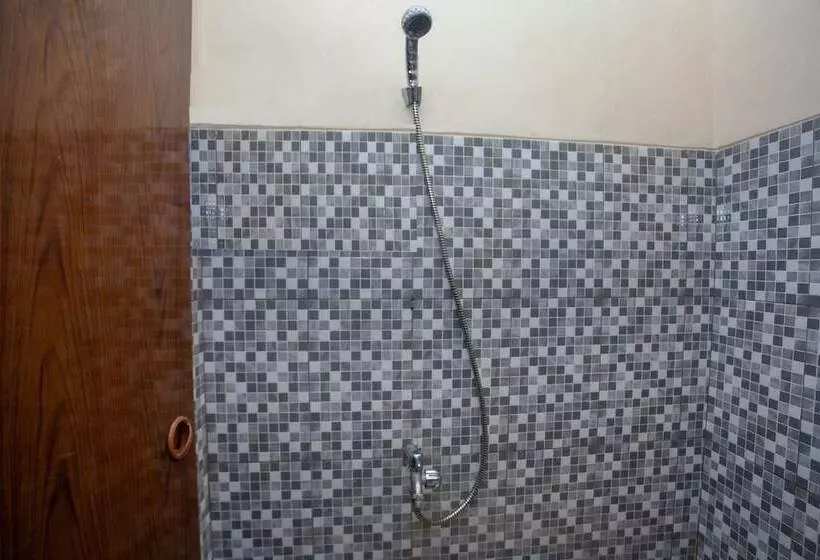 Hotelli Spot On 2875 Kost Pandawa Syariah