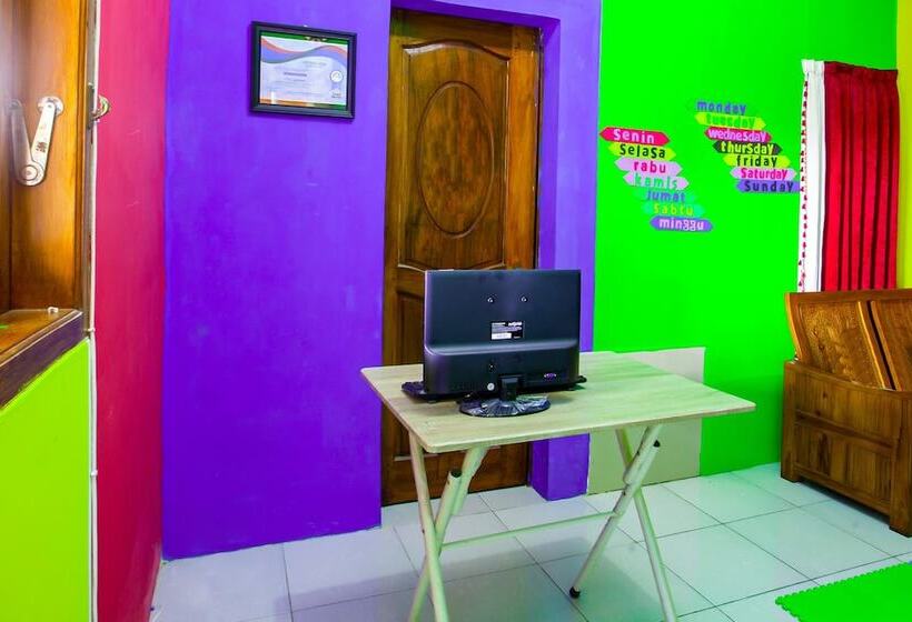 בית מלון כפרי Spot On 2875 Kost Pandawa Syariah