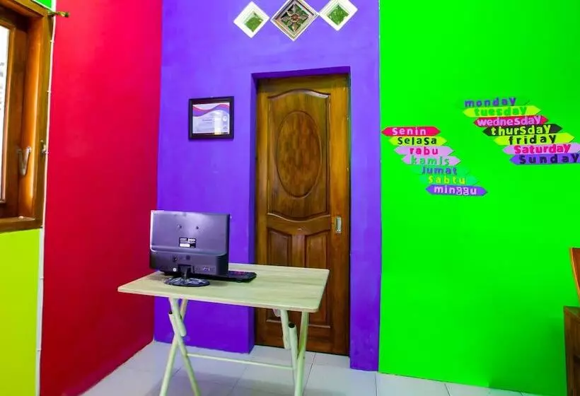 Hotelli Spot On 2875 Kost Pandawa Syariah