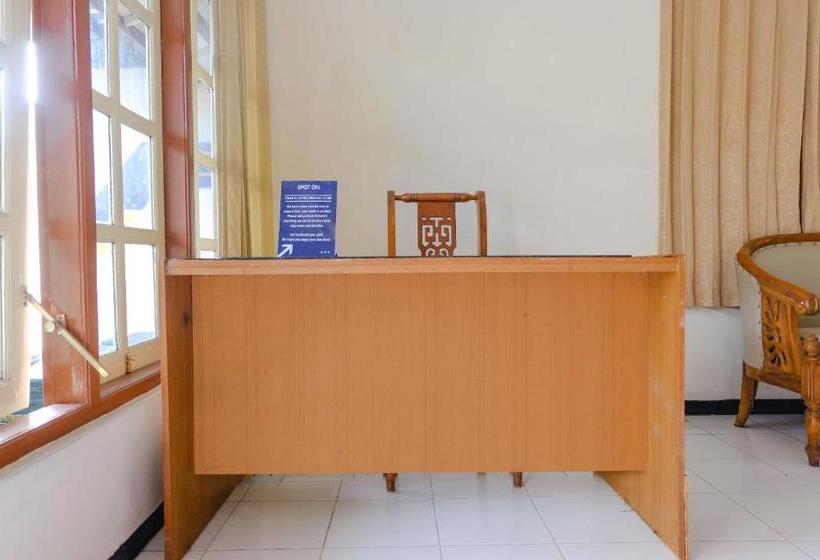 Hotel Spot On 2875 Madani Family Residence Syariah