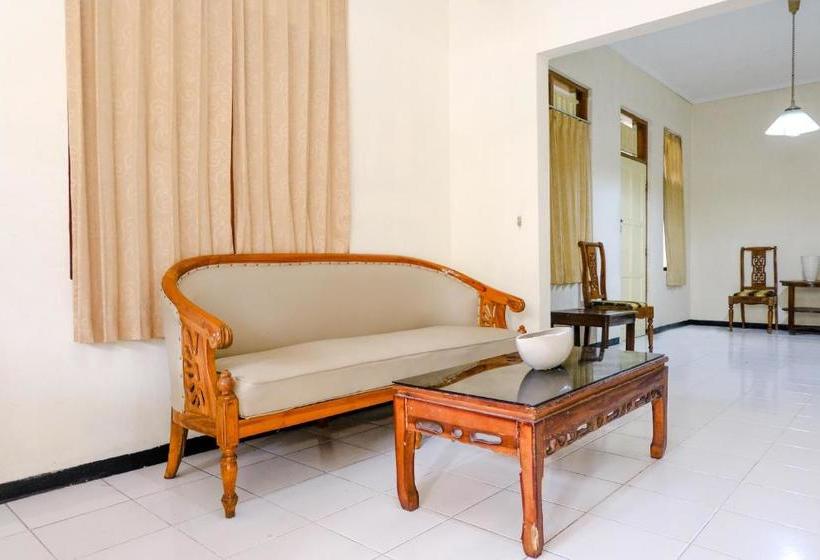 Hotel Spot On 2875 Madani Family Residence Syariah