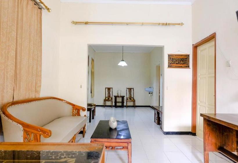 Hotel Spot On 2875 Madani Family Residence Syariah