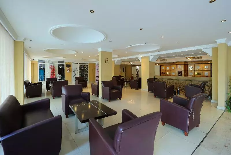 هتل Oyo 112 Semiramis