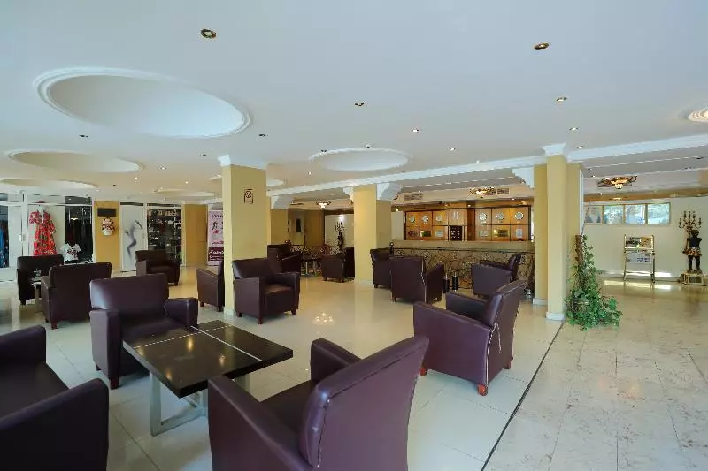 هتل Oyo 112 Semiramis