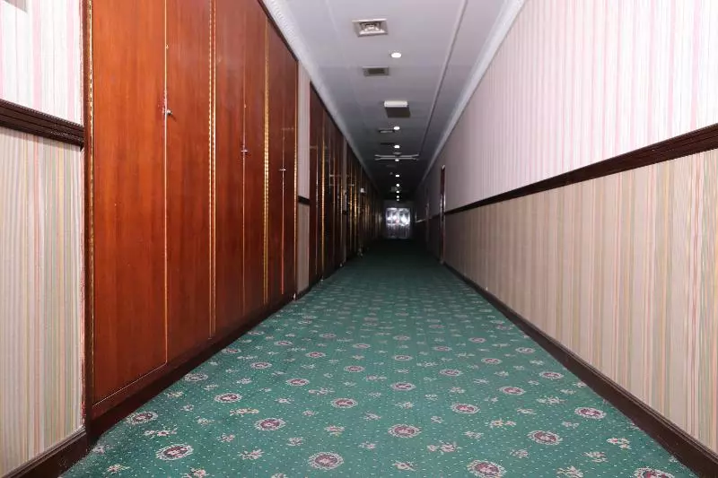 هتل Oyo 112 Semiramis