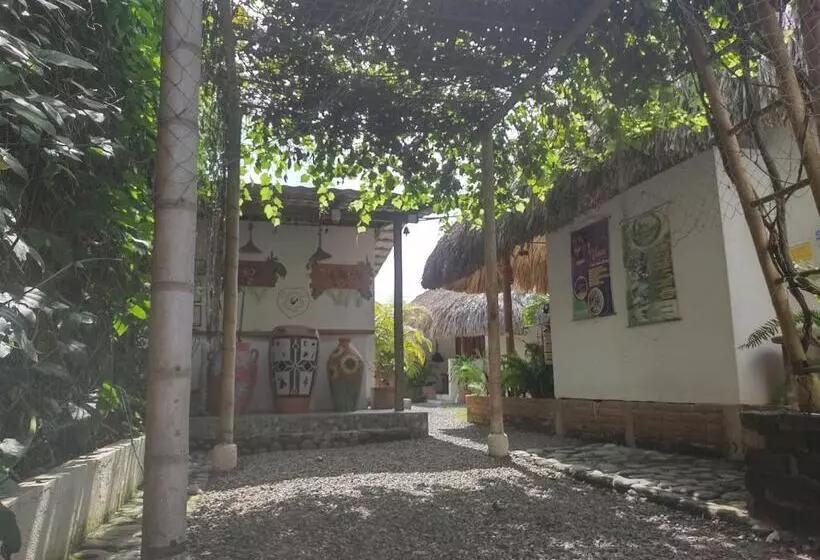 Hotelli El Leon Feliz Palomino