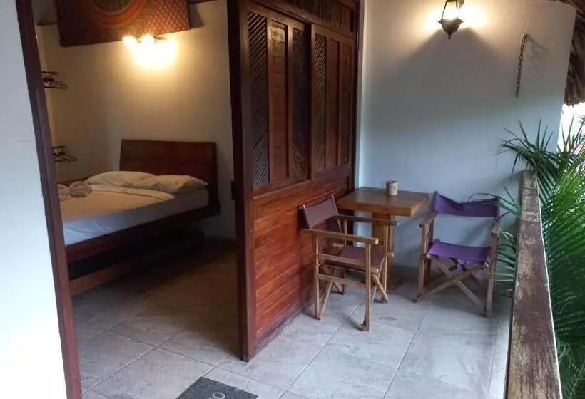 Hotelli El Leon Feliz Palomino