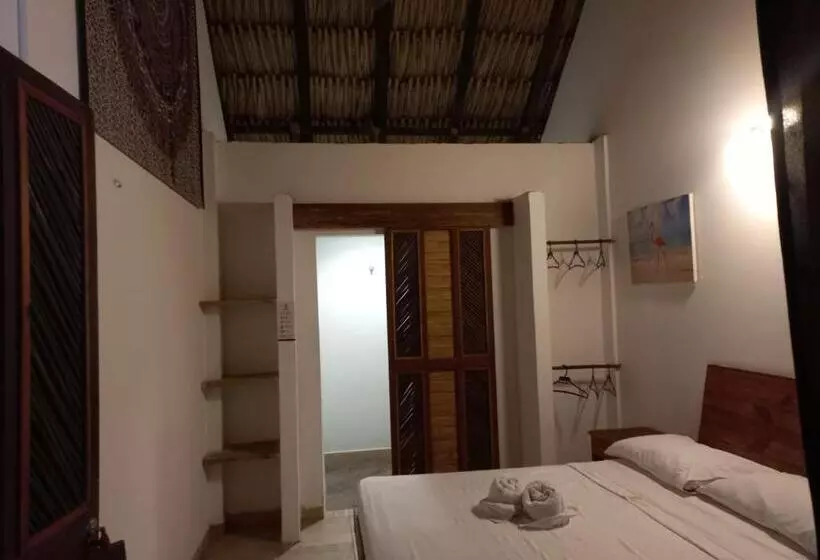 Hotelli El Leon Feliz Palomino