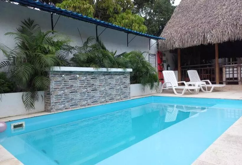 Hotelli El Leon Feliz Palomino