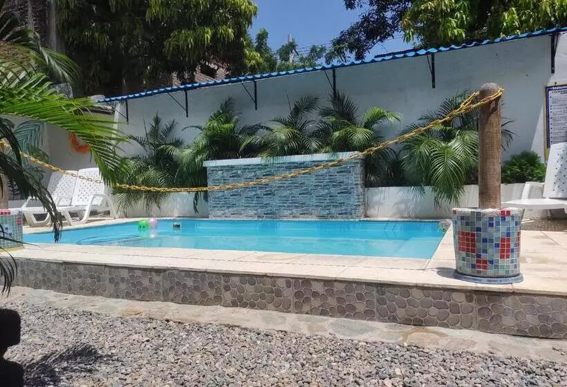 Hotelli El Leon Feliz Palomino