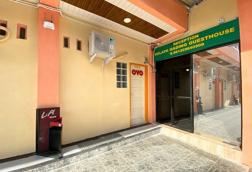 בית מלון כפרי Oyo 2232 Kelapa Gading Residence