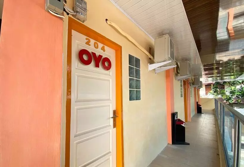 ホテル Oyo 2232 Kelapa Gading Residence