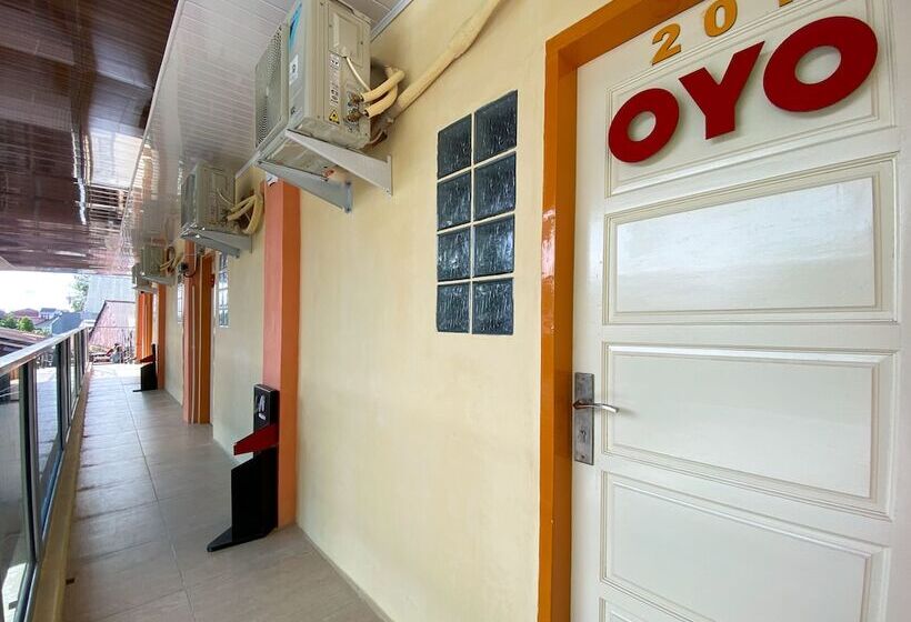 בית מלון כפרי Oyo 2232 Kelapa Gading Residence