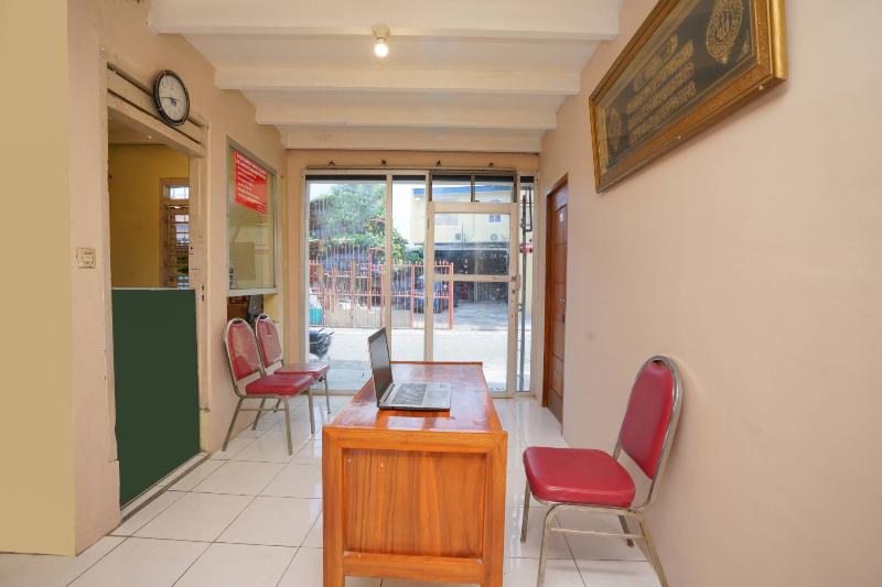 בית מלון כפרי Oyo 2656 Az Zahra Residence Syariah