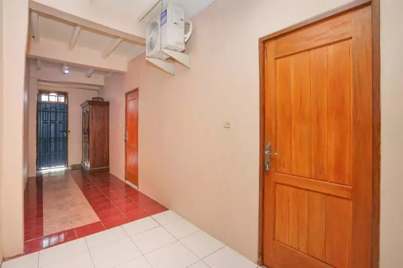 ホテル Oyo 2656 Az Zahra Residence Syariah