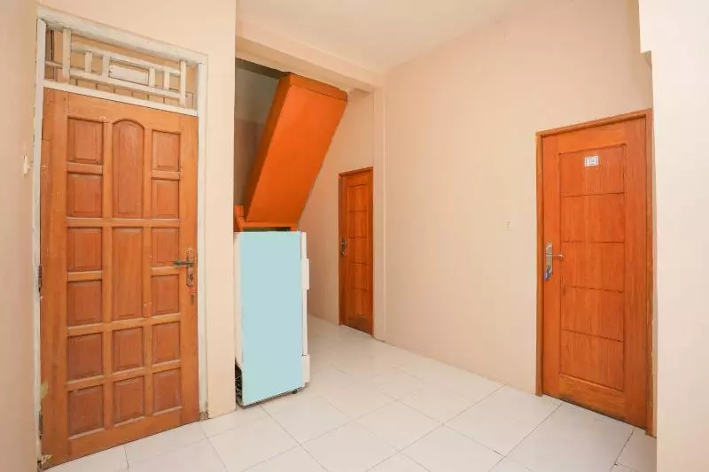 ホテル Oyo 2656 Az Zahra Residence Syariah