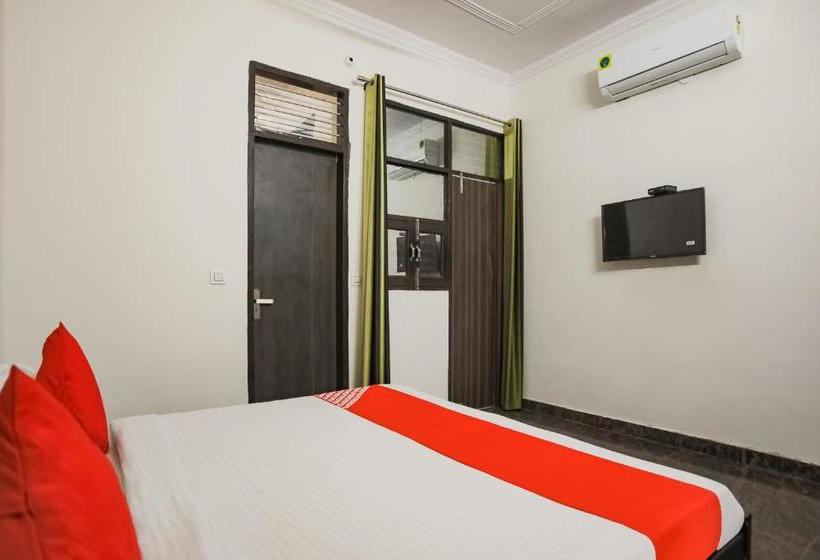 Hotell Oyo 67190 Saurav Villa