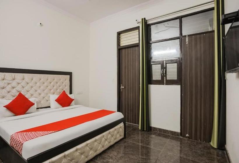 Hotell Oyo 67190 Saurav Villa