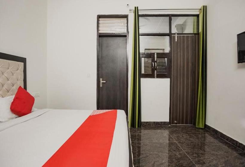 Hotell Oyo 67190 Saurav Villa