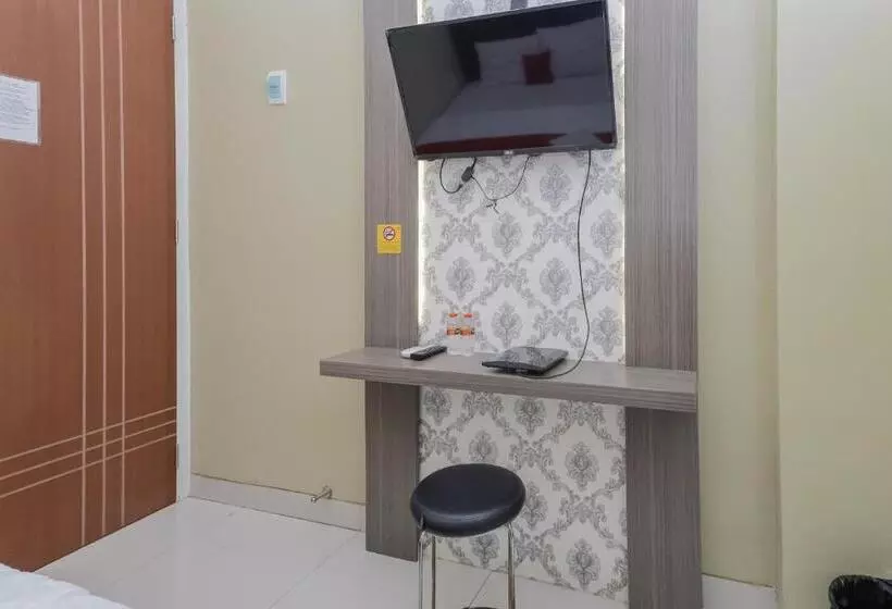 ホテル Reddoorz At Ngaggel Jaya Surabaya