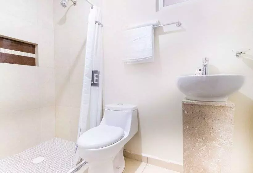 هتل Suites Del Pozo