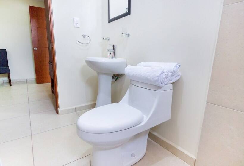 فندق Suites Del Pozo