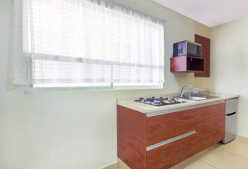 هتل Suites Del Pozo