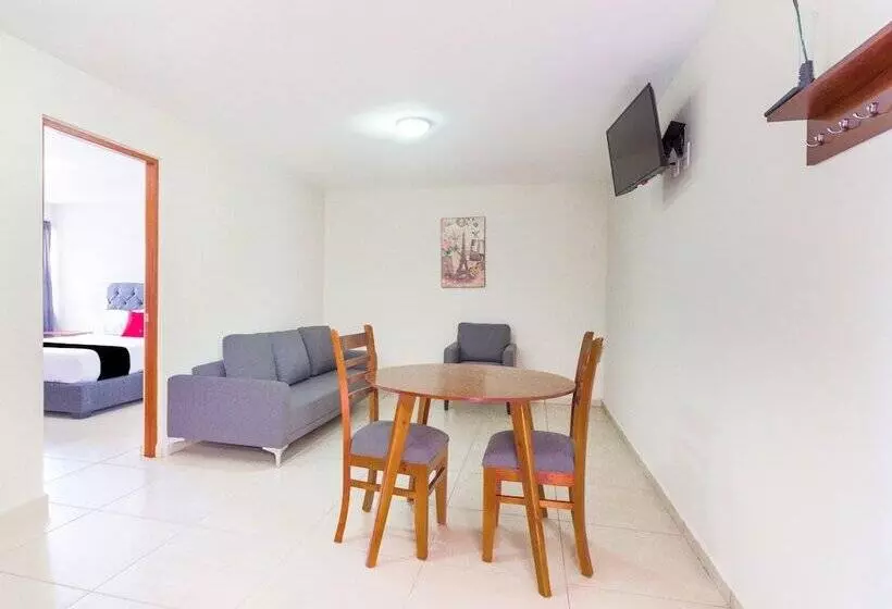 هتل Suites Del Pozo