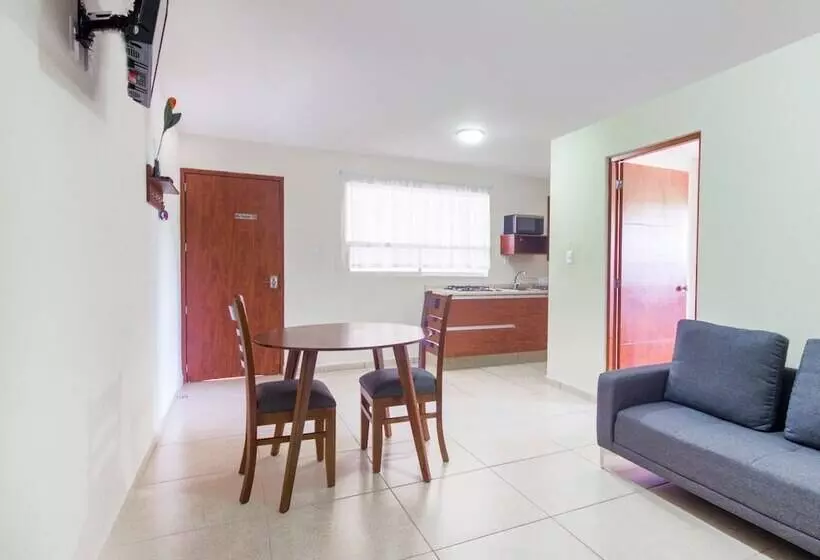 هتل Suites Del Pozo