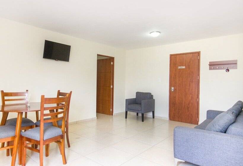 فندق Suites Del Pozo