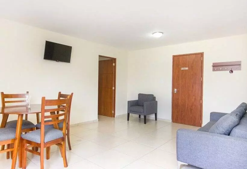 هتل Suites Del Pozo