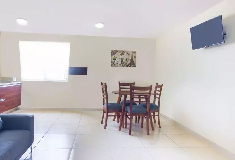 هتل Suites Del Pozo