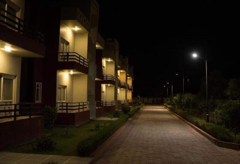 호텔 Vrinda Anandam Resort