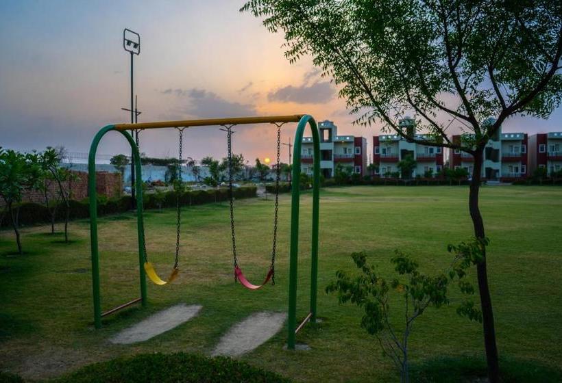 호텔 Vrinda Anandam Resort