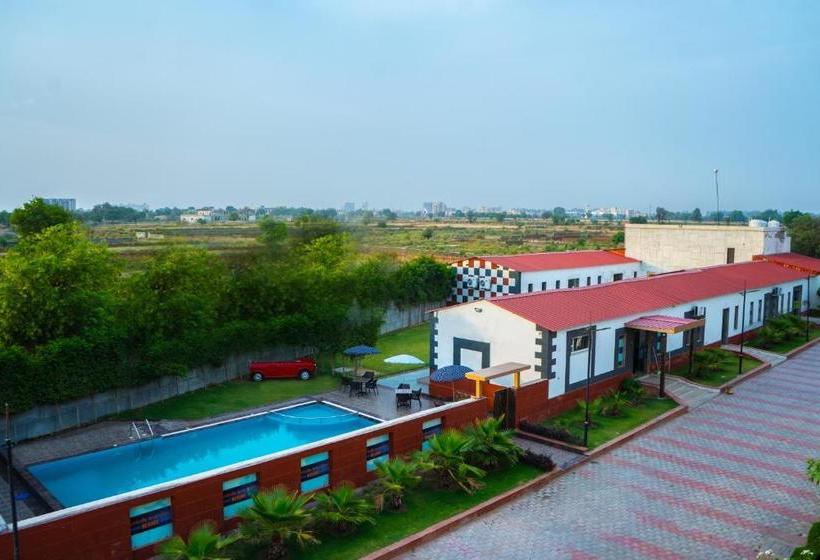 호텔 Vrinda Anandam Resort